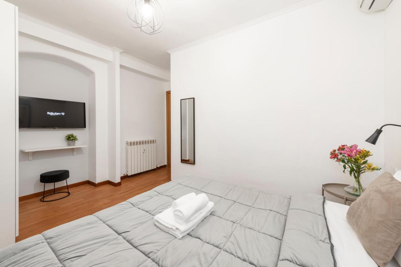 White Colosseo Bed and breakfast