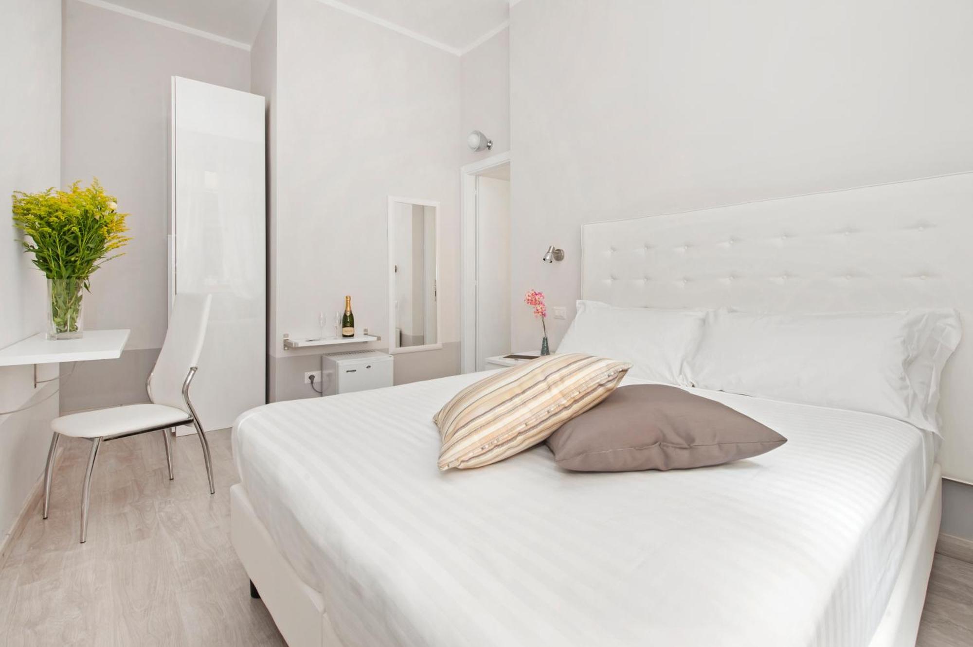 White Colosseo Bed and breakfast