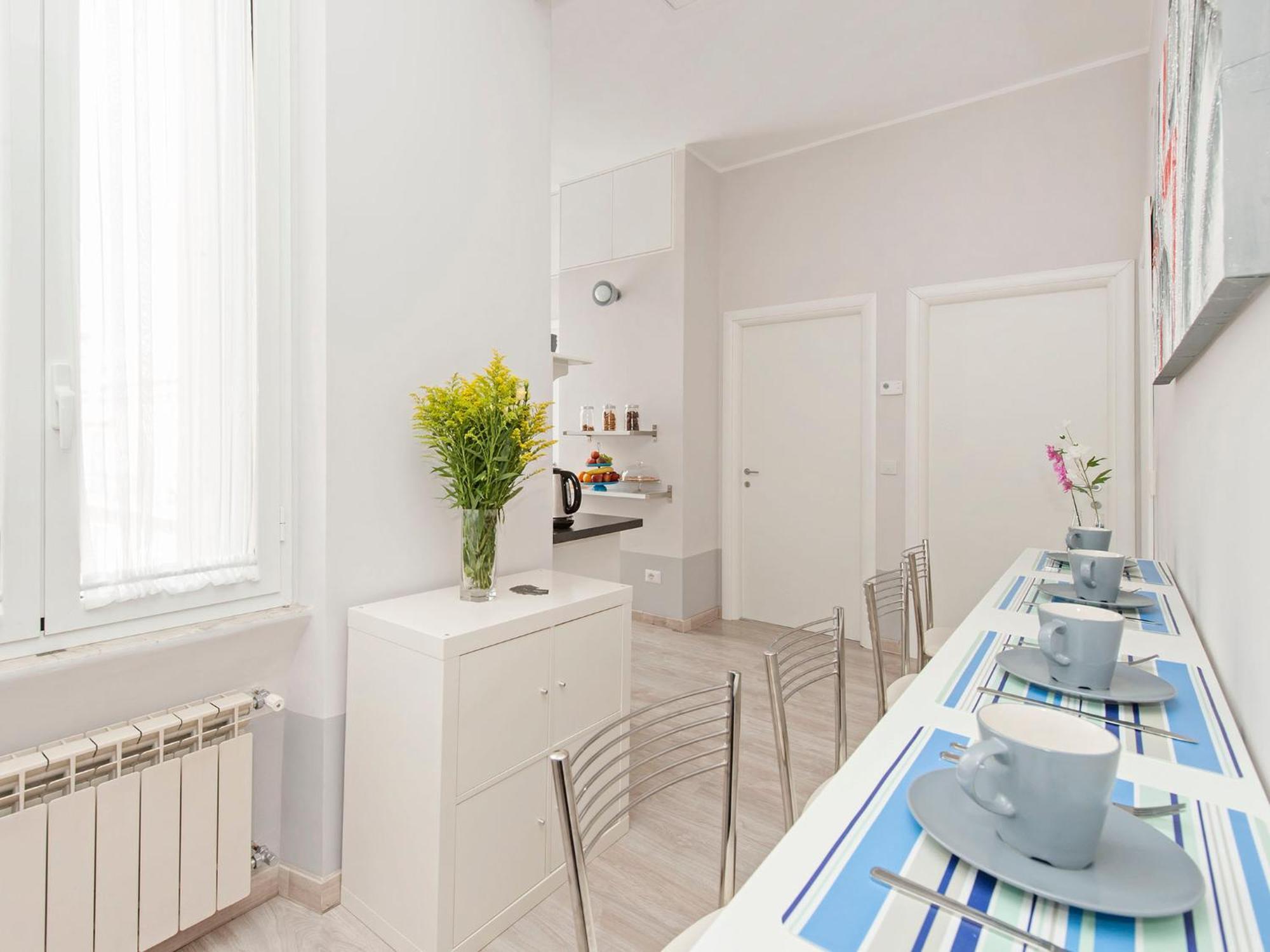 White Colosseo Couette-café 2*