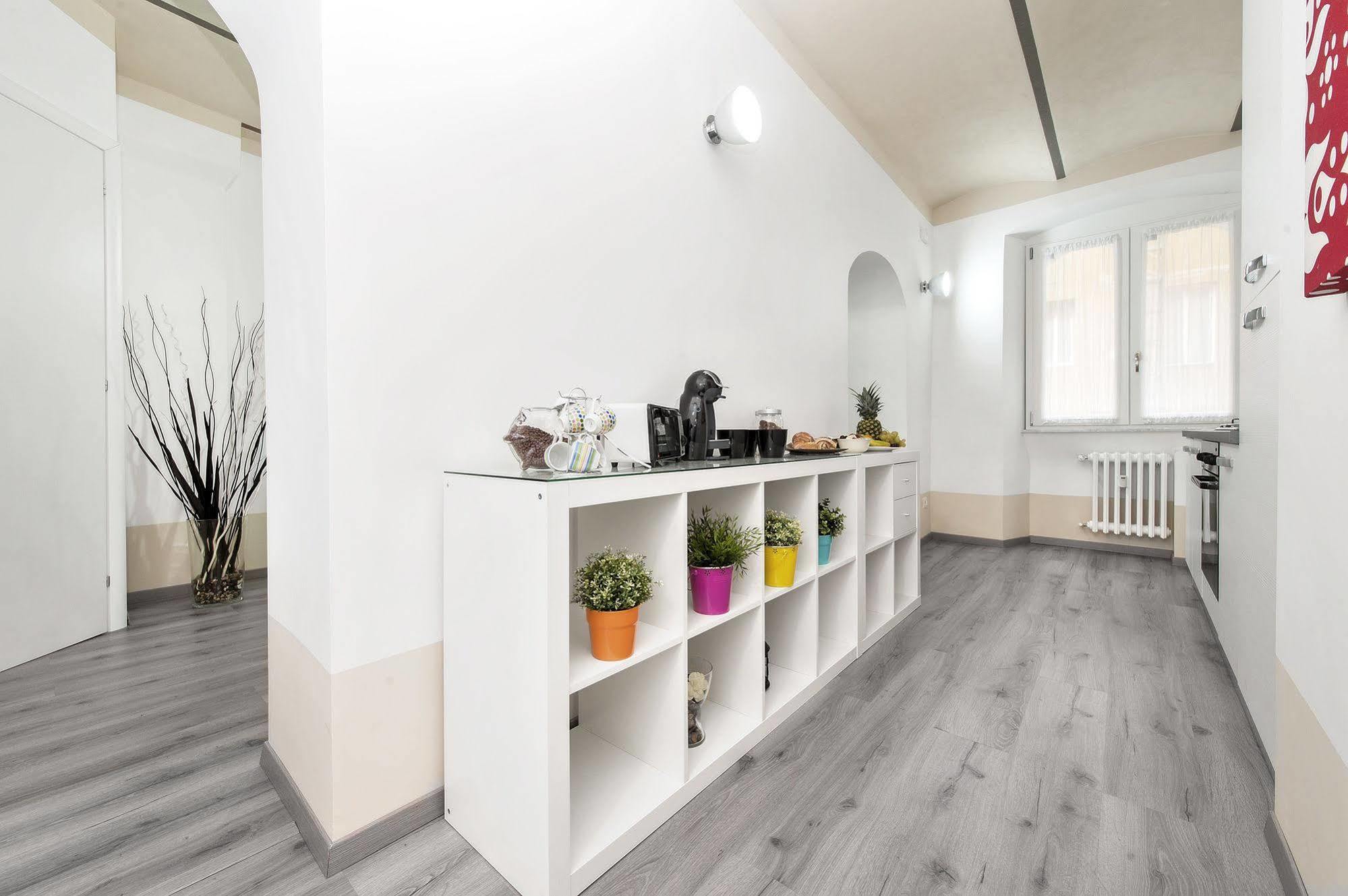 White Colosseo Couette-café 2*
